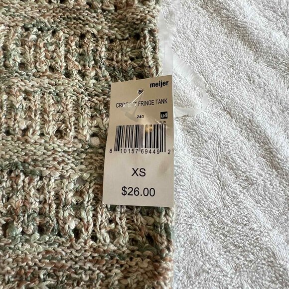 Love Knits Crochet Fringe Tank Size XS - Picture 2 of 3
